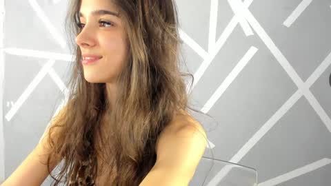 Snapshot of babyaylin chatting on December 17, 2024, 11:39 am Aylin  online show from December 17, 2024, 11:39 am