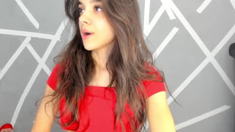 Snapshot of babyaylin chatting on December 21, 2024, 5:47 am Aylin  online show from December 21, 2024, 5:47 am