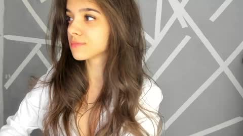 Snapshot of babyaylin chatting on January 3, 2025, 7:49 am Aylin  online show from January 3, 2025, 7:49 am