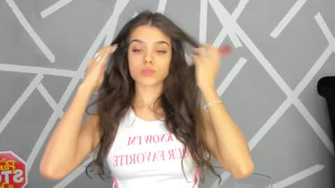 Snapshot of babyaylin chatting on January 9, 2025, 5:23 am Aylin  online show from January 9, 2025, 5:23 am