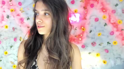 Snapshot of babyaylin chatting on January 14, 2025, 8:20 am Aylin  online show from January 14, 2025, 8:20 am