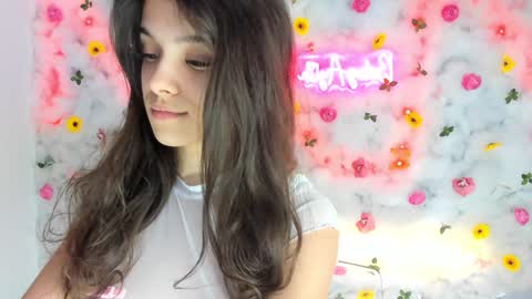 Snapshot of babyaylin chatting on January 21, 2025, 8:41 am Aylin  online show from January 21, 2025, 8:41 am