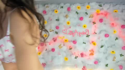 Snapshot of babyaylin chatting on January 31, 2025, 10:31 am Aylin  online show from January 31, 2025, 10:31 am