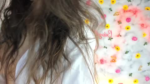 Snapshot of babyaylin chatting on February 6, 2025, 9:00 am Aylin  online show from February 6, 2025, 9:00 am