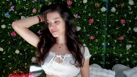 Snapshot of babyaylin chatting on September 19, 2025, 5:09 am Aylin  online show from September 19, 2025, 5:09 am