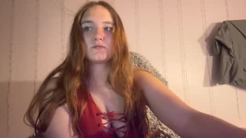 Snapshot of babyblissxx chatting on September 29, 2025, 10:03 pm Katerina online show from September 29, 2025, 10:03 pm