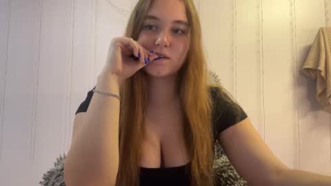 Snapshot of babyblissxx chatting on November 5, 2025, 11:16 pm Katerina online show from November 5, 2025, 11:16 pm