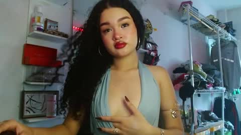 babybombom08 online show from May 29, 2026, 7:23 pm