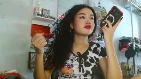 babybombom08 online show from May 30, 2026, 7:33 pm