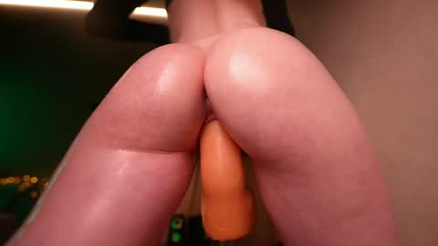 babydoll_laura online show from April 10, 2026, 1:49 pm