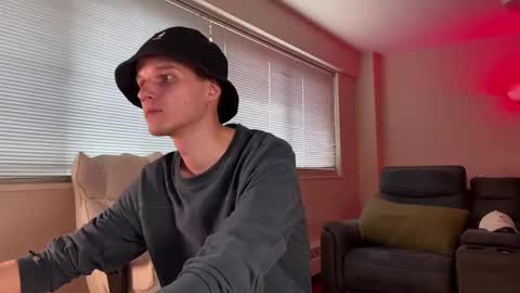 Big cock boy online show from February 20, 2025, 8:58 pm