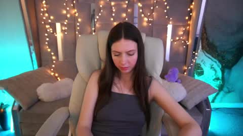 Lady Vi online show from May 16, 2026, 10:36 am