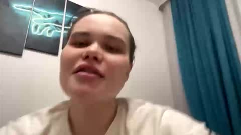 Snapshot of babymeow17 chatting on October 5, 2025, 1:26 am babymeow17 online show from October 5, 2025, 1:26 am