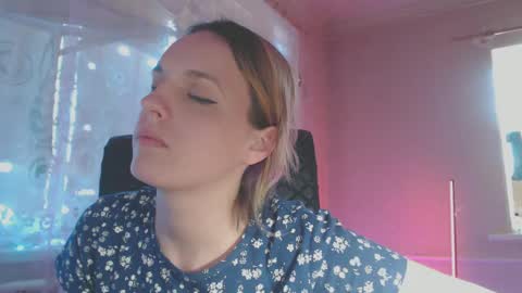 Sonya online show from March 9, 2025, 5:44 am