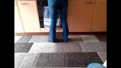 babyuby3 online show from September 14, 2025, 9:52 am