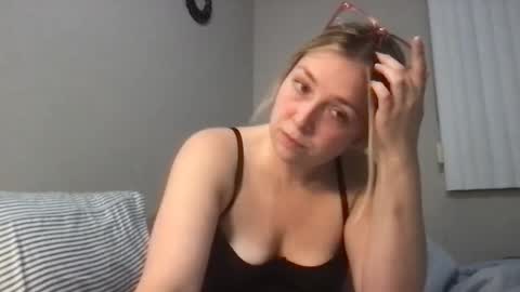 Babyak online show from September 27, 2025, 3:33 am