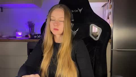 NEXT STREAM  1AM GMT3  Alice    online show from September 30, 2025, 8:52 am