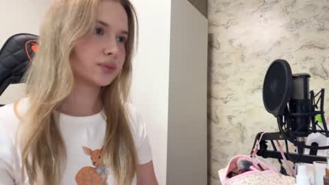 backstage_couple online show from July 18, 2026, 6:28 am