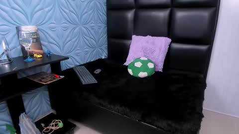 bad_boy_21_ online show from February 26, 2026, 5:39 am