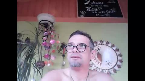 Snapshot of badboy2406 chatting on February 20, 2025, 7:55 am badboy2406 online show from February 20, 2025, 7:55 am