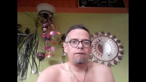 Snapshot of badboy2406 chatting on February 25, 2025, 8:25 am badboy2406 online show from February 25, 2025, 8:25 am