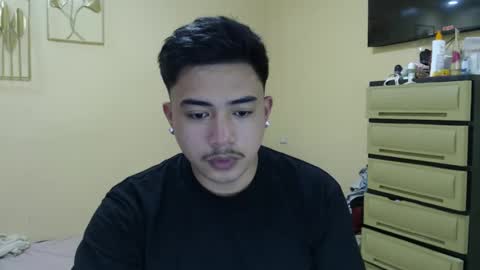 Snapshot of badboy_hanns chatting on December 9, 2024, 11:15 am HANNS online show from December 9, 2024, 11:15 am