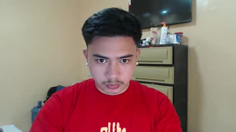 Snapshot of badboy_hanns chatting on December 12, 2024, 5:37 pm HANNS online show from December 12, 2024, 5:37 pm