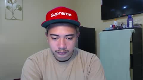 Snapshot of badboy_hanns chatting on January 4, 2025, 3:17 pm HANNS online show from January 4, 2025, 3:17 pm