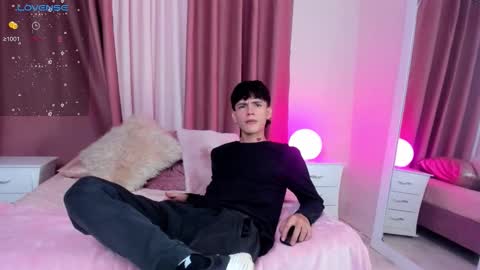 Snapshot of badboy_one chatting on October 21, 2025, 9:37 pm jhojan online show from October 21, 2025, 9:37 pm