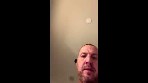 Snapshot of badboyson65 chatting on January 25, 2025, 4:34 am HotWifeFun32 online show from January 25, 2025, 4:34 am