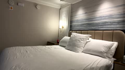 Snapshot of badboyson65 chatting on January 25, 2025, 11:34 am HotWifeFun32 online show from January 25, 2025, 11:34 am