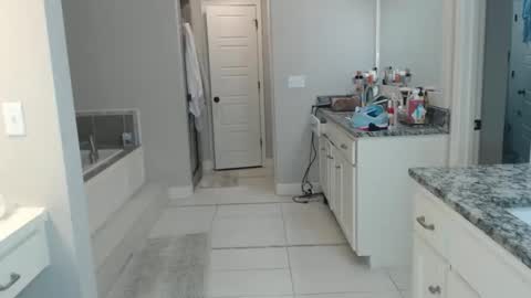 HotWifeFun32 online show from April 4, 2026, 4:33 am