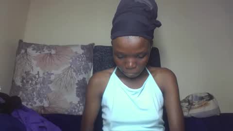 baddie_floxxy online show from March 18, 2026, 6:33 pm