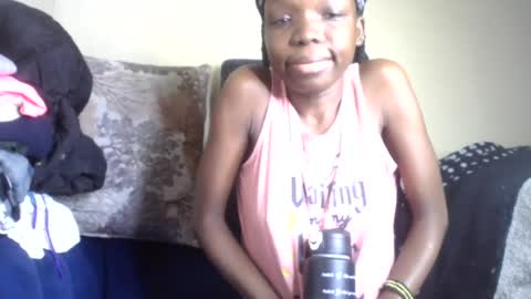 Snapshot of baddie_floxxy chatting on June 17, 2026, 2:47 am baddie_floxxy online show from June 17, 2026, 2:47 am