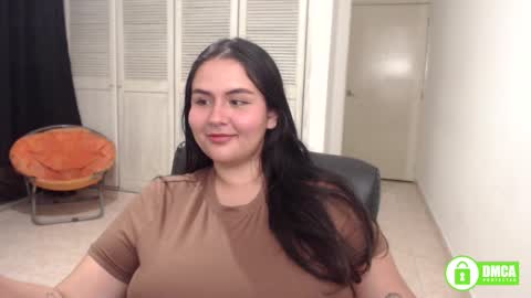 Snapshot of baddie_maddie_ chatting on September 18, 2025, 6:59 am want custom text me through my snap 3 online show from September 18, 2025, 6:59 am