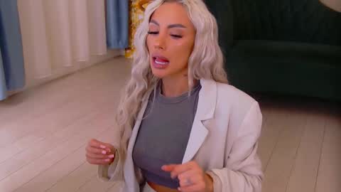 bailey_rush online show from March 5, 2026, 6:37 pm