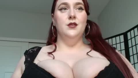 bambixxlynn online show from April 29, 2026, 11:00 pm