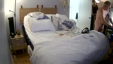 bananas318 online show from September 18, 2025, 4:58 am