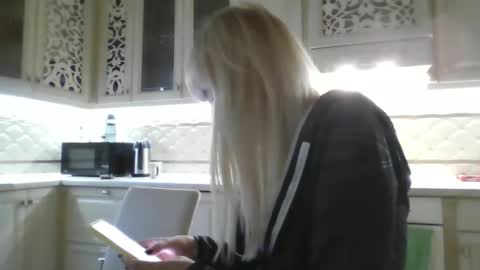 Snapshot of barbarakim chatting on September 27, 2025, 3:17 pm Barbara online show from September 27, 2025, 3:17 pm