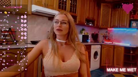 Snapshot of barbie_kiss1 chatting on December 20, 2024, 5:57 am barbie online show from December 20, 2024, 5:57 am