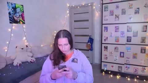 barbiepie online show from December 15, 2025, 5:39 pm