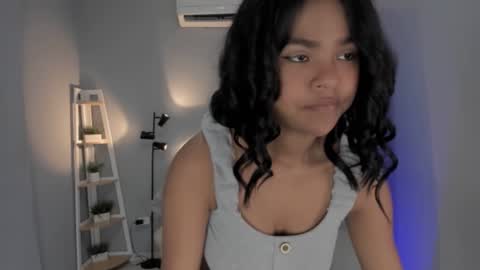 Luna online show from January 25, 2025, 3:52 pm