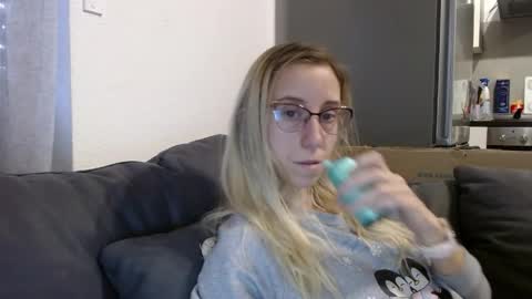 Lena online show from May 14, 2026, 7:15 am