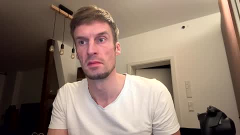 Snapshot of basst23 chatting on December 1, 2024, 10:43 pm basst23 online show from December 1, 2024, 10:43 pm