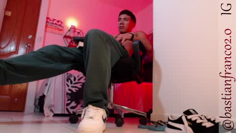 Bastian Independent Model online show from December 3, 2024, 7:54 am