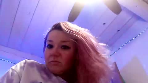 Batqueen online show from November 11, 2025, 6:46 am