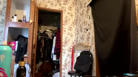 battlewolfxx online show from December 24, 2024, 3:47 pm