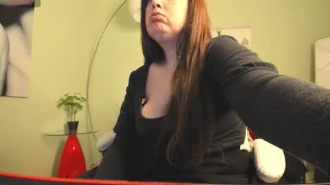 battymoll online show from March 26, 2026, 3:39 pm