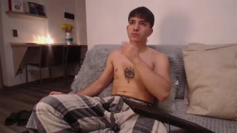 Snapshot of bayron_77 chatting on January 6, 2026, 4:05 am Bayron online show from January 6, 2026, 4:05 am