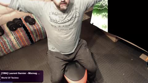 bazzz_8 online show from December 4, 2024, 6:50 pm